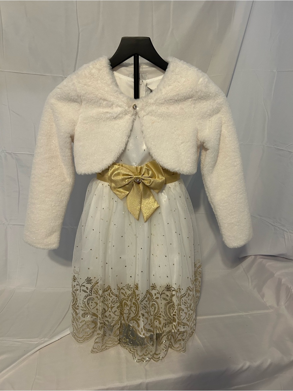Rare Editions White Dress with Gold Bow and Faux-Fur Shrug